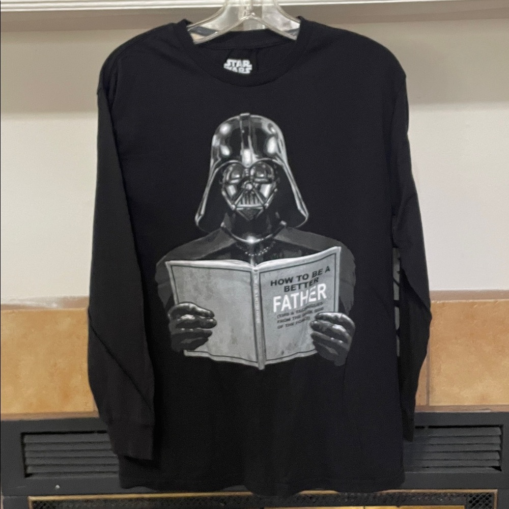 ⚫️⚫️ Disney Star Wars Darth Vader Black Long Sleeve Tee (size M)
